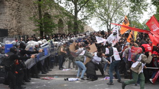 Турската полиция арестува над 210 души на първомайска демостранция в Истанбул