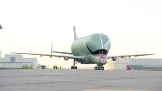 Европейският авиопроизводител Airbus представи един от най големите самолети в света