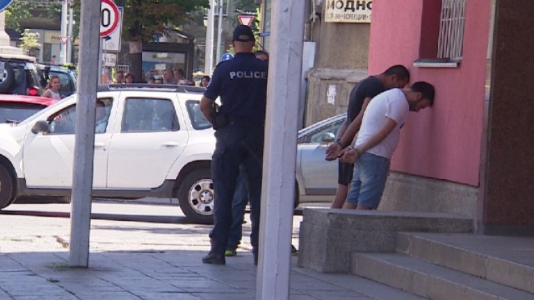 Седем задържани при спецакция в центъра на София