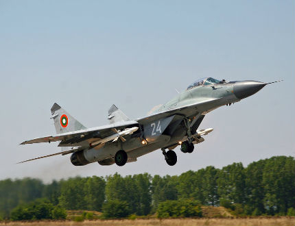 Разби се изтребител МиГ 29 в Русия, пилотите катапултираха