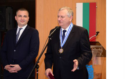 Кметът на Варна награди председателя на „Отворено общество”