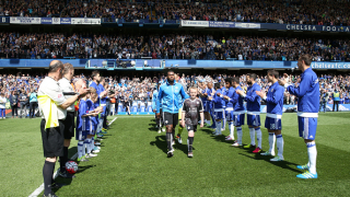 Футболиститр на Челси ще направят шампионски шпалир на Ливърпул Сините
