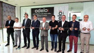 Доставчик на Mercedes откри развоен център в София, част от €40 милиона инвестиция