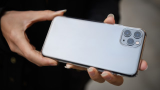 Колко лесно е да счупиш iPhone 11