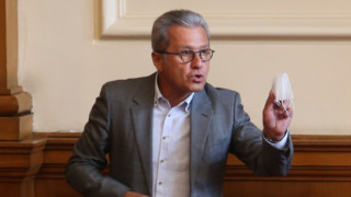 ДПС още не са приключили с министъра на икономиката Кирил