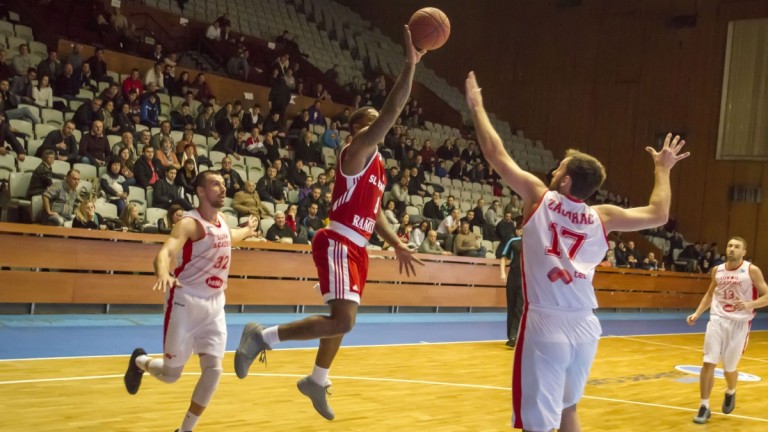 Лукойл Академик продължава в Купа ФИБА Европа