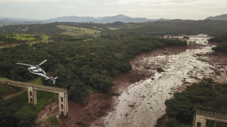 Продължава да расте броят на жертвите от потопа в Бразилия