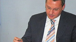 Станишев се срещна с министри преди евродоклада
