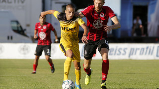 Отборът на Миньор успя да запази преднината си от един