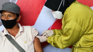 Повече от пет милиарда дози ваксини срещу COVID 19 са поставени