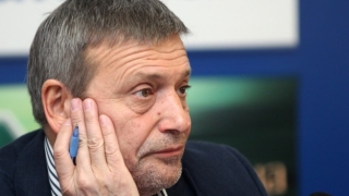 Единственият изход е отстраняване на президента Това заяви пред БНР