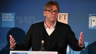 Ги Верхофстат лидерът на либералите в Европейския парламент предизвика Матео