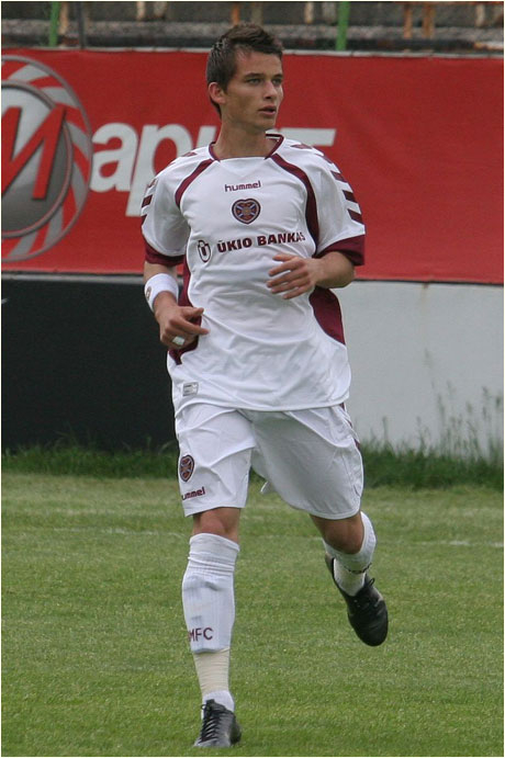 Хартс излиза срещу Барса в контрола