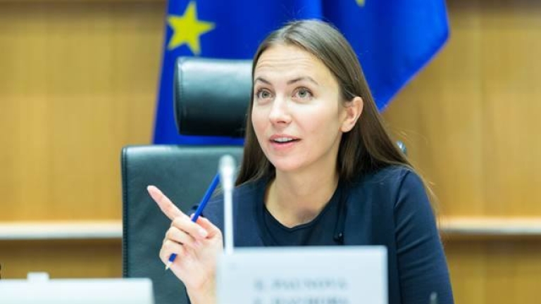 Ева Майдел притеснена от чужди правителства, дискредитиращи евроценностите