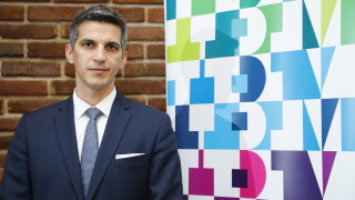 Игор Правица е изпълнителен директор на IBM България от средата