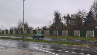 Пътните настилки в страната са предимно сухи на места частично