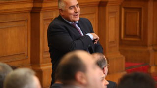 НС събра кворум и започна работа, обсъжда затваряне границата с Турция