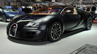 Колко струва поддръжката на супер кола Bugatti? (Видео)