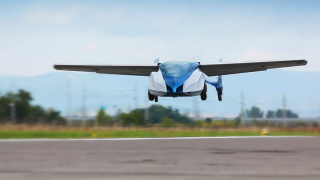 Стартъп от Калифорния Alef Automotive получи разрешение от Федералната авиационна