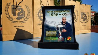 От Ботев Пловдив увековечиха своя привърженик Тоско Бозаджийски на стадион