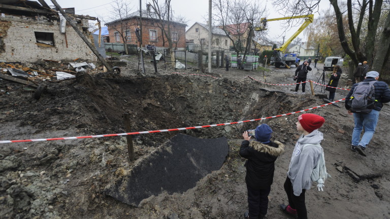 Украински медии съобщават за чути експлозии в Одеса, Днипро и