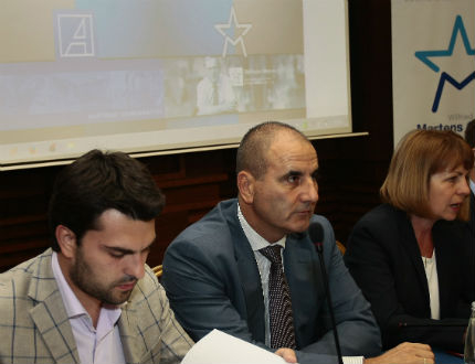 Фандъкова доволна как МВР работи с нелегалните мигранти в София