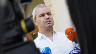 Костадинов осъден да плати 5000 лв. обезщетение репортер