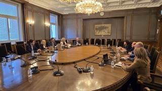 ГЕРБ СДС и Демократична България проведоха първа среща от преговорите между