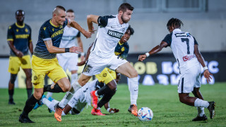 Пловдивските Ботев и Локомотив се обединиха за да пожелаят весело