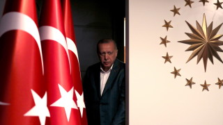 Лирата отново тръгна надолу заради коментари на Ердоган