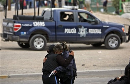 Убиха 12 полицаи в Мексико
