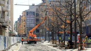 Подмяна на настилките изцяло нов облик на площад Славейков нови