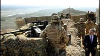 Британският премиер на изненадващо посещение в Афганистан