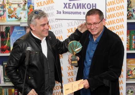 „Младите четат”, доволен Господинов, взимайки наградата „Хеликон”