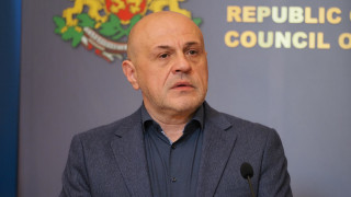 Дончев упрекна Радев, че не задействал купуване на самолети за пожарите с кабинетите си