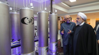 Президентът на Иран Хасан Рохани заплаши САЩ с усъвършенствани центрофуги за
