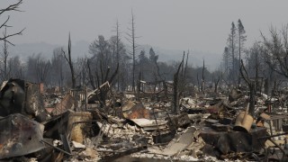 Горските пожари в Северна Калифорния отнеха живота на 17 души съобщава