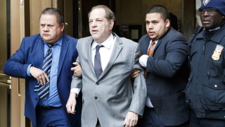 Повече от 30 жени които обвиняват филмовия продуцент Харви Уайнстийн