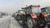 Комбайни и трактори тръгват към бензиностанциите на 3-ти април