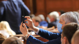 Гаврата с парламента ще спре Това заяви Мая Манолова от