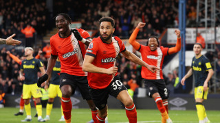 Лутън удължи кризата в Нюкасъл преди Коледа след като надигра свраките с 1 0