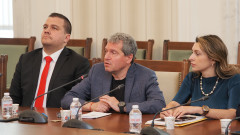 Не само темата Македония свързва ИТН и Възраждане, но ДПС ги дели 