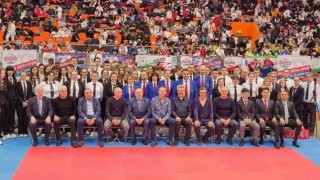 Знакови футболни имена бяха гости на официалното откриване на 11 о