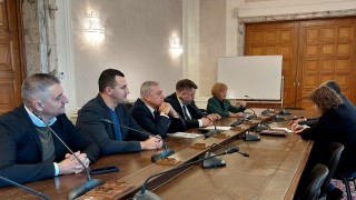 БСП Обединена левица настоява за изслушване на служебния премиер Димитър Главчев