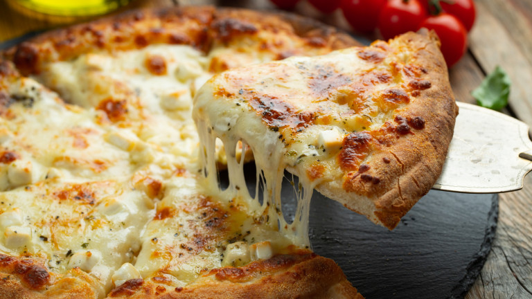 Богата на съставки пица, изпечена във Франция, счупи световния рекорд