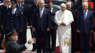Папата призова за борба с антисемитизима