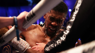 Украинецът Александър Усик победи британеца Антъни Джошуа с единодушно съдийско