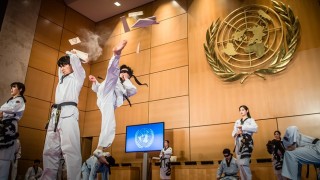 Слави Бинев и таекуондисти вилняха в централата на ООН