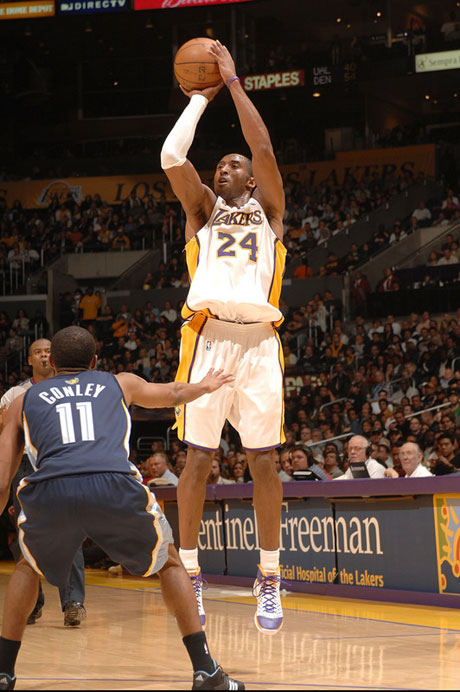 Лос Анжелис Лейкърс надигра Сиатъл със 130:105