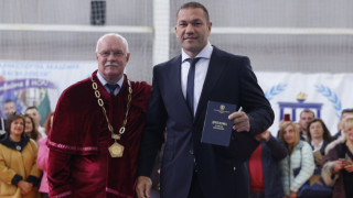 Кубрат Пулев вече официално е бакалавър в Националната спортна академия
